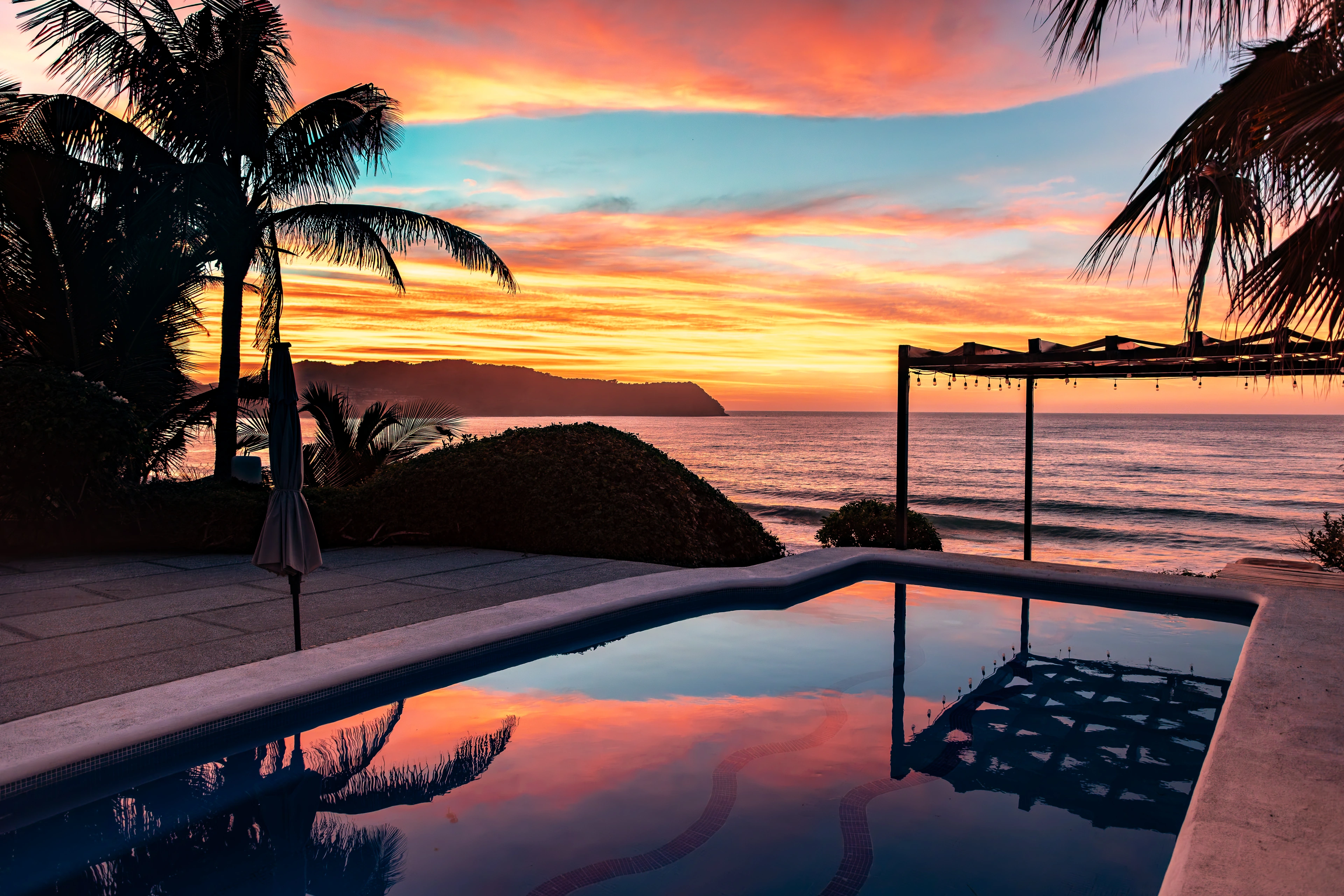 Atardecer sobre el mar desde Casa Litibú · Careyeros
